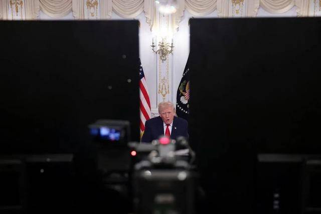 牛弹琴：全世界都在静静等待