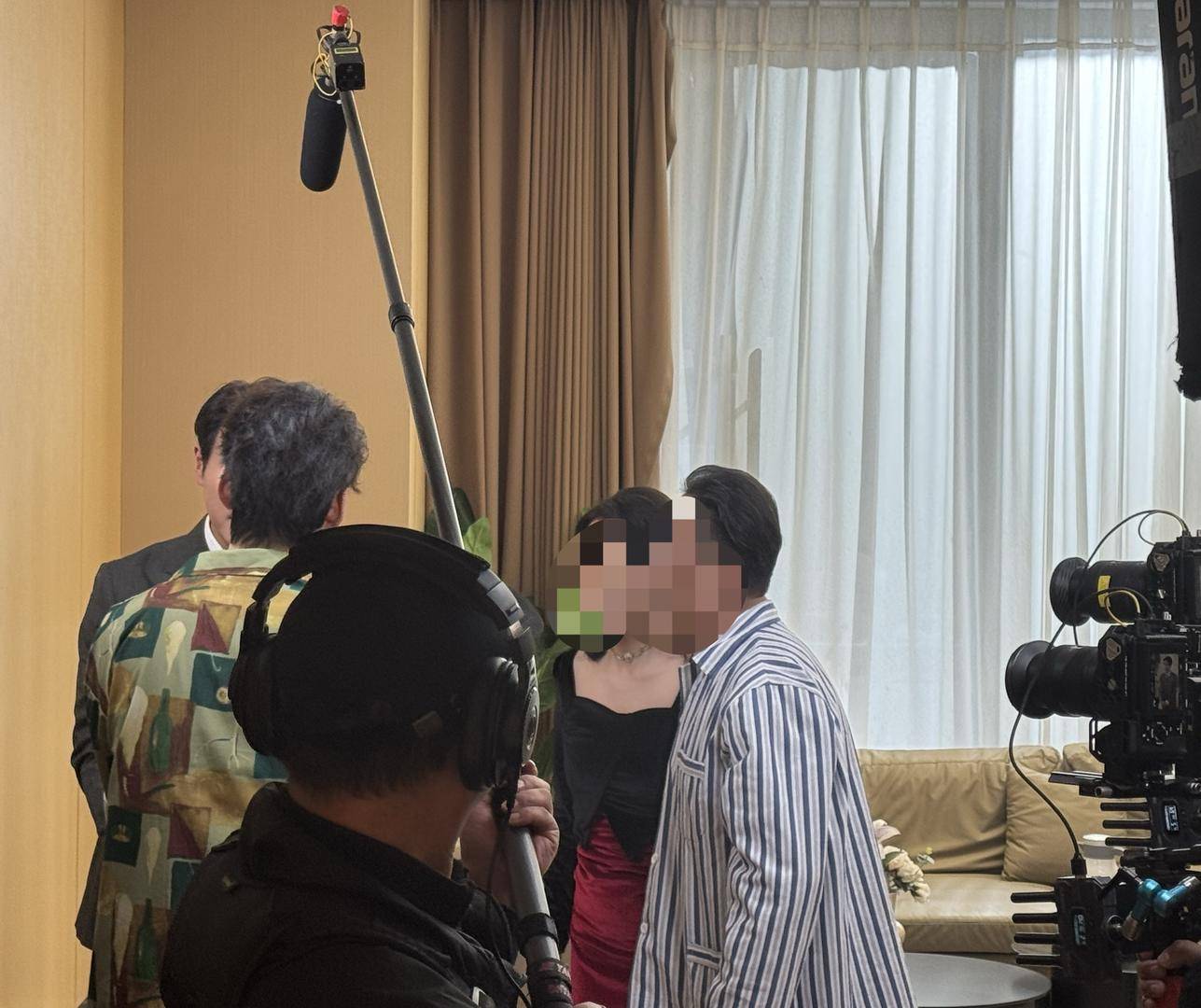 日薪300元招特约演员<strong></p>
<p>银联币虚拟币</strong>,进组拍戏先交近万元集训费?业内人士揭短剧演员招募利益链