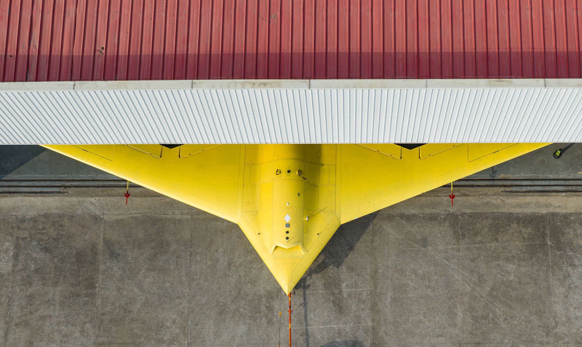 多张高清大图<strong></p>
<p>虚拟币BKI</strong>!新型高空高速长航时无人机彩虹-7近日成功首飞