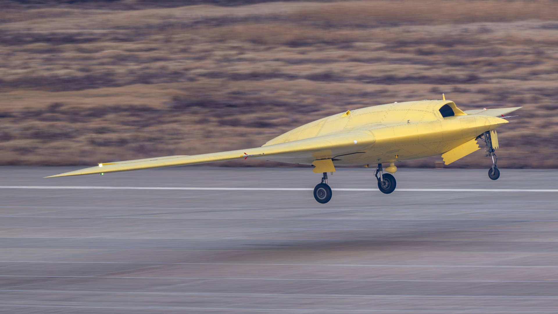 多张高清大图<strong></p>
<p>虚拟币BKI</strong>!新型高空高速长航时无人机彩虹-7近日成功首飞