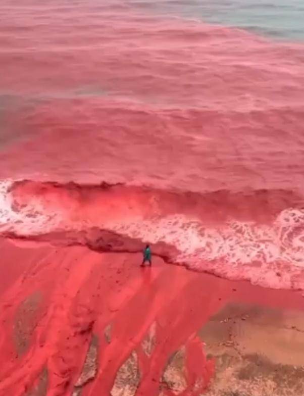 罕见!伊朗霍尔木兹岛遭遇强降雨<strong></p>
<p>虚拟币比赛</strong>,部分海域变成“血色海洋”