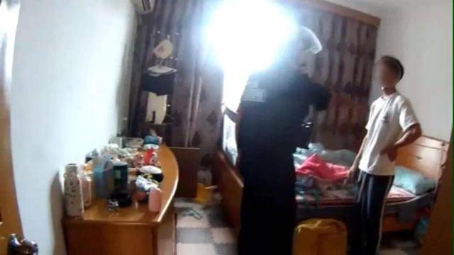 砰!浙江女子刚坐进车里<strong></p>
<p>虚拟币比赛</strong>,一把菜刀砸在眼前,随后剪刀又飞来