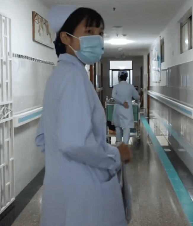 张水华辞职后携老公直播秀恩爱<strong></p>
<p>co虚拟币</strong>,称白岩松是自己恩人